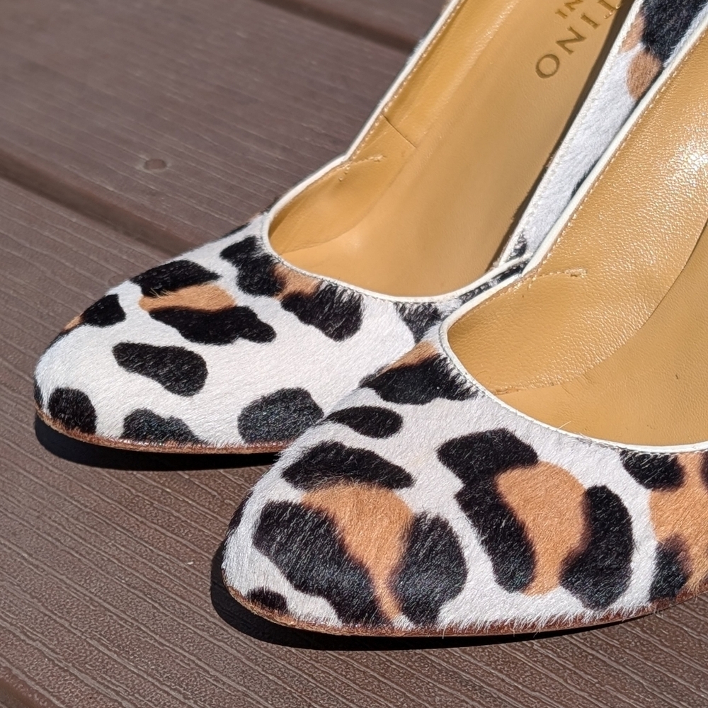 Valentino Garavani Leopard Print Leather Pumps - Brown/Black/White - Picture 4 of 11